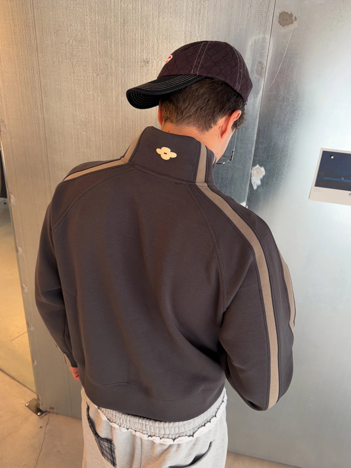 Scuba Dark Zipper